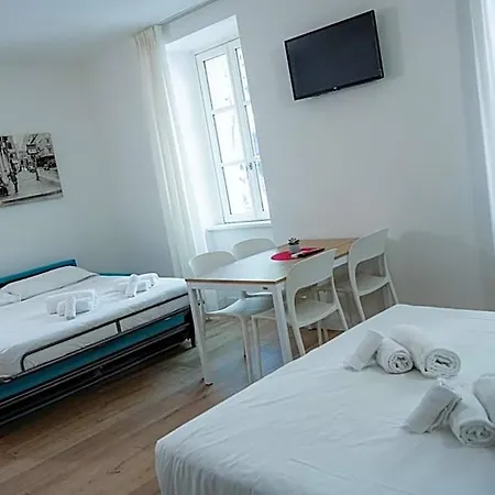 Gallery Apartahotel Trieste