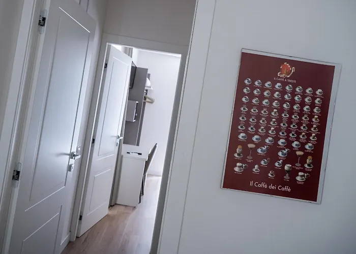 Gallery מלון דירות 4*